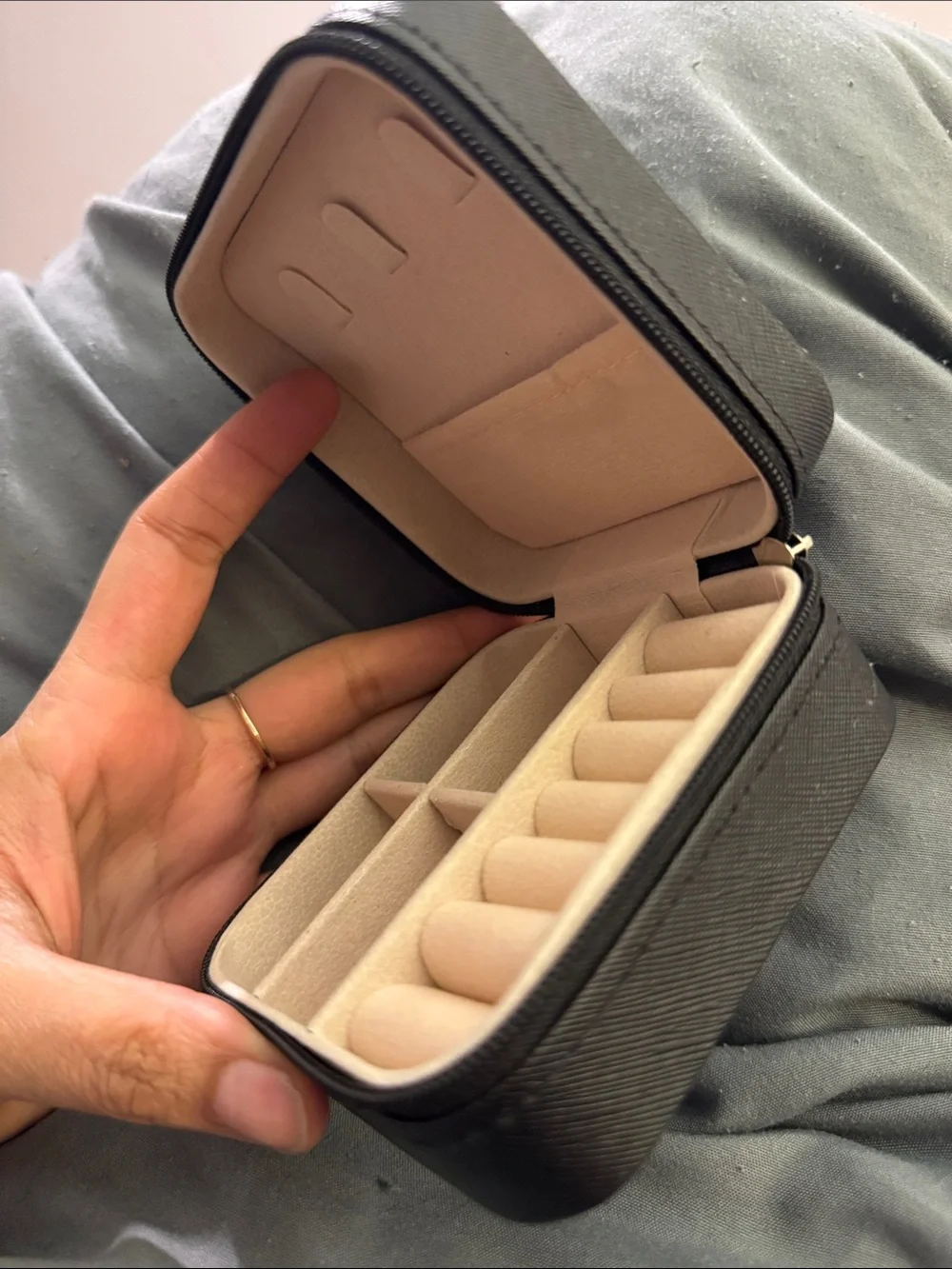 H&M Black Travel Jewelry Case with Beige Interior Organizer